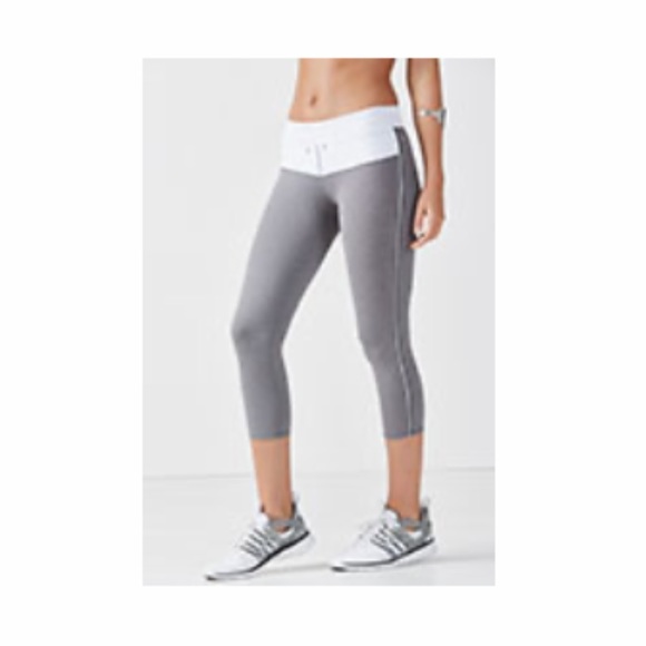 Fabletics Drawstring Capri Size xs - Picture 5 of 5